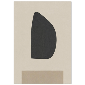 Minimalistischer Japandi Kunstdruck – dunkle Halbmond-Form und Taupe-Rechteck mit bewusstem Negativraum, japanisches Ma-Prinzip als abstrakte Wanddeko
